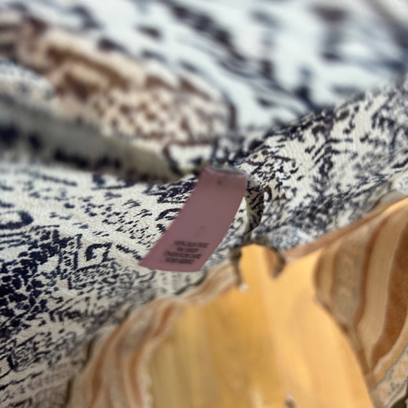 Calypso St Barth 100% Silk Cover Up - Size S - Blues and Gold - Picture 10 of 12